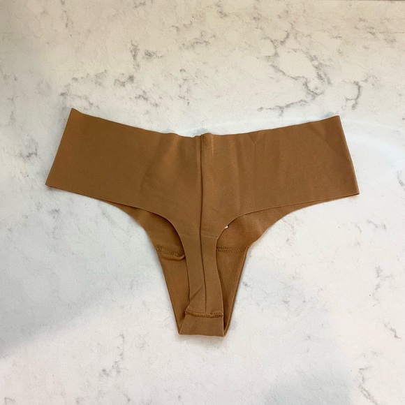 Victoria’s Secret No-Show Thong Panties - Picture 5 of 10